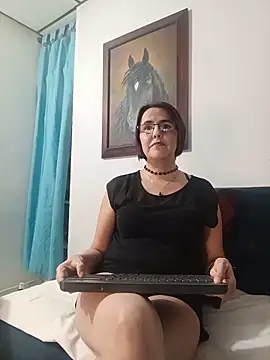 IsisBlake online show from May 17, 3:04 am