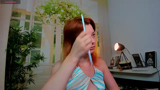 pretty little thing online show from September 30, 5:12 am