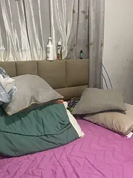 lilybaudyn  online show from April 23, 7:52 am