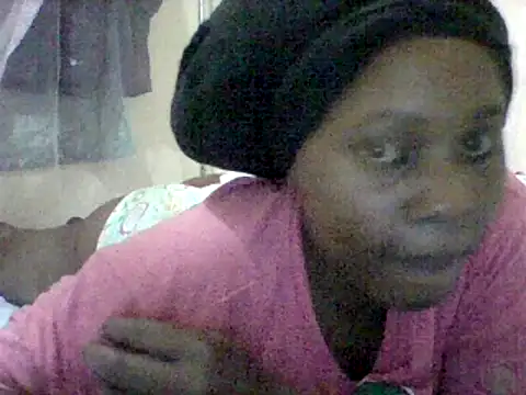Snapshot of EBONYVANILLA02 chatting on December 5, 3:06 pm EBONYVANILLA02 online show from December 5, 3:06 pm