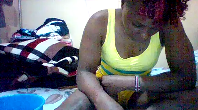 Snapshot of EBONYVANILLA02 chatting on February 5, 6:59 pm EBONYVANILLA02 online show from February 5, 6:59 pm
