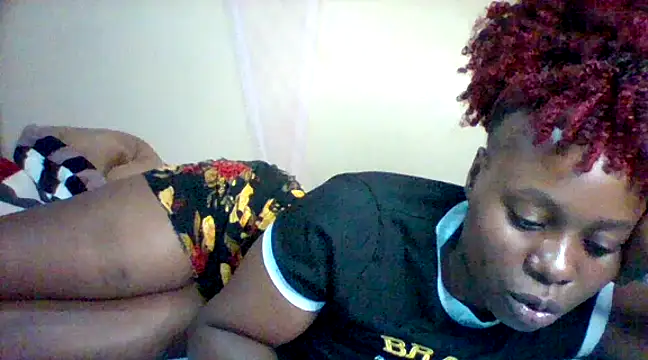 Snapshot of EBONYVANILLA02 chatting on February 10, 9:04 pm EBONYVANILLA02 online show from February 10, 9:04 pm