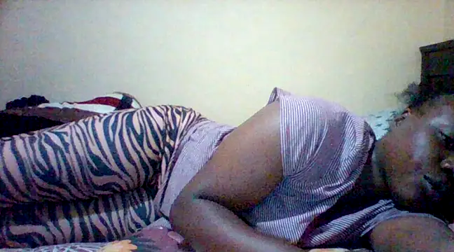 Snapshot of EBONYVANILLA02 chatting on February 26, 8:33 pm EBONYVANILLA02 online show from February 26, 8:33 pm