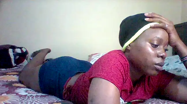 Snapshot of EBONYVANILLA02 chatting on February 28, 7:03 pm EBONYVANILLA02 online show from February 28, 7:03 pm