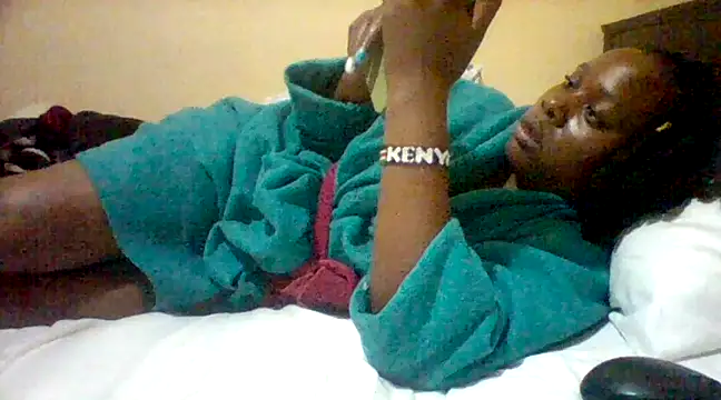 Snapshot of EBONYVANILLA02 chatting on March 21, 8:18 pm EBONYVANILLA02 online show from March 21, 8:18 pm