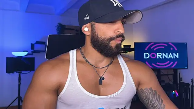 SamDornan online show from December 19, 4:57 pm