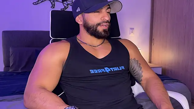 SamDornan online show from February 12, 9:33 pm