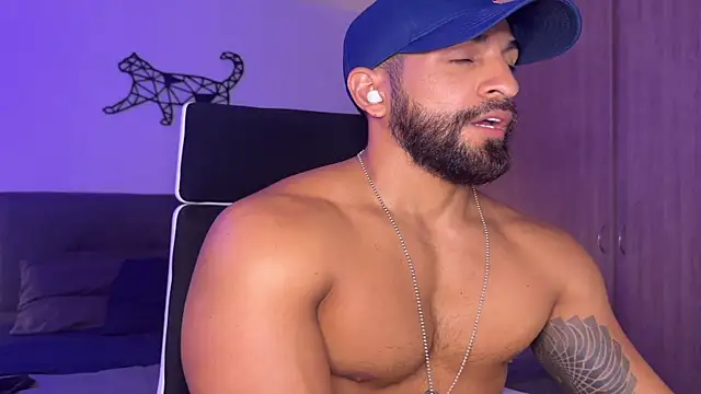 SamDornan online show from February 14, 2:07 am