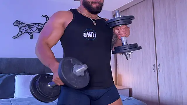 SamDornan online show from September 10, 8:09 pm