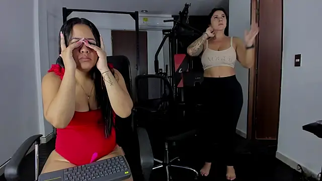 CoupleBigAss online show from December 30, 11:15 am