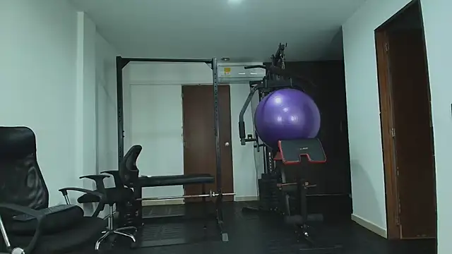 CoupleBigAss online show from February 6, 11:10 am