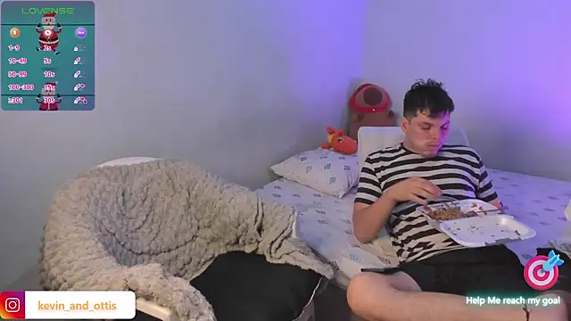  Ottis  online show from December 25, 11:53 pm