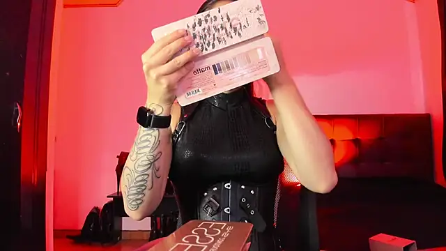 Snapshot of MistressVenena chatting on February 4, 2:34 pm MistressVenena online show from February 4, 2:34 pm