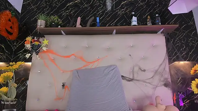 Alexa Smith   online show from October 27, 5:33 am