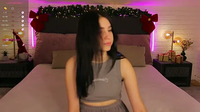 Dina Foxxx online show from December 16, 1:32 pm