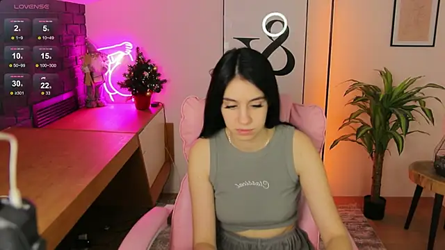 Dina Foxxx online show from December 21, 7:13 am