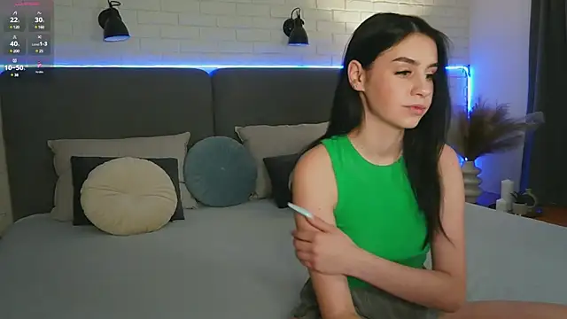 Dina Foxxx online show from February 1, 1:30 pm