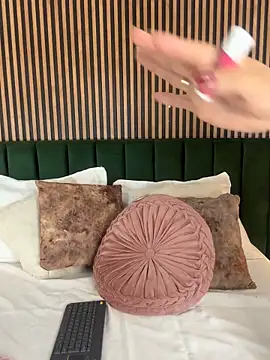 MonicaMoret online show from February 7, 11:03 am