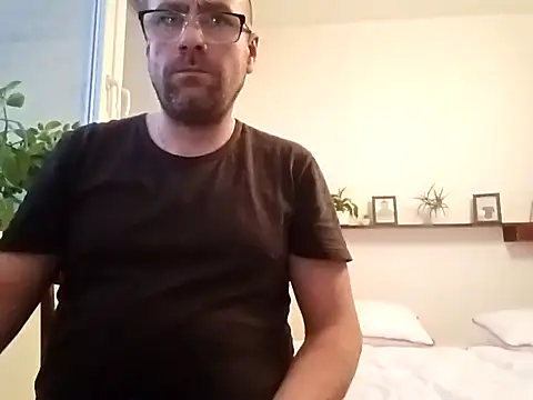 Snapshot of amok0 chatting on March 3, 4:56 pm amok0 online show from March 3, 4:56 pm