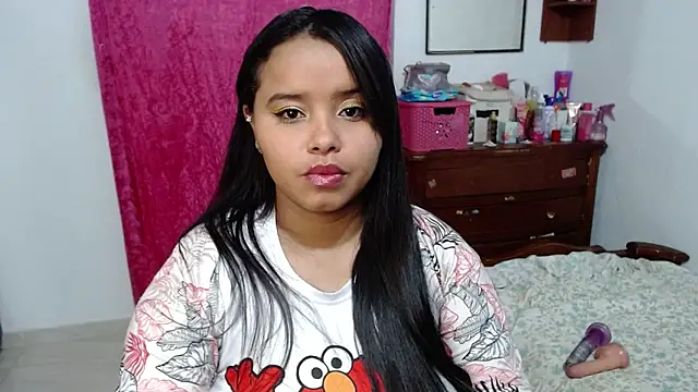 Snapshot of AINARA__STONE chatting on December 31, 5:44 am AINARA STONE online show from December 31, 5:44 am