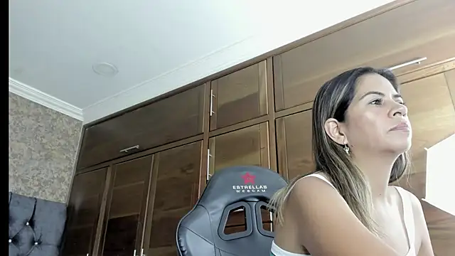 stella xue online show from January 6, 11:09 pm