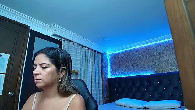 stella xue online show from October 17, 9:28 pm