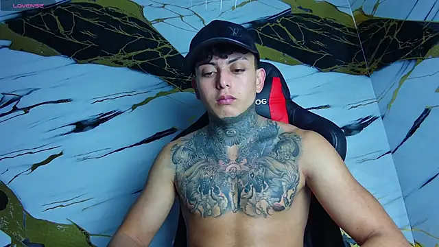 Kevin22 222 online show from February 28, 3:37 am