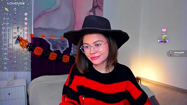 Kelly Cuutie online show from October 28, 1:20 am