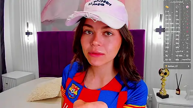 Kelly Cuutie online show from June 20, 1:41 am