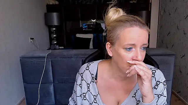 Wendysexyx online show from September 25, 7:12 am