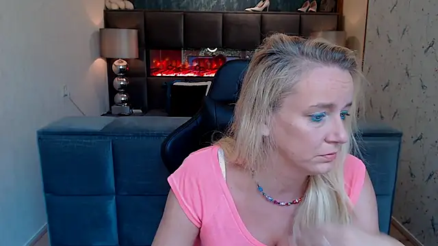 Wendysexyx online show from September 30, 8:08 am