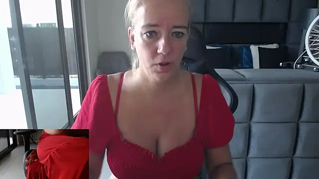 Snapshot of Wendysexyx chatting on February 15, 11:19 am Wendysexyx online show from February 15, 11:19 am