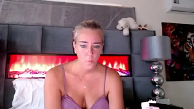 Snapshot of Wendysexyx chatting on May 18, 10:21 am Wendysexyx online show from May 18, 10:21 am