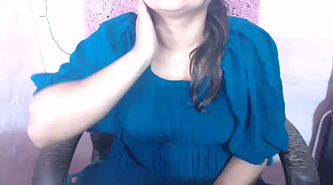 Manpreet cute online show from December 3, 2:05 pm