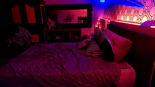 Snapshot of RawRyder8 chatting on October 7, 11:40 am RawRyder8 online show from October 7, 11:40 am