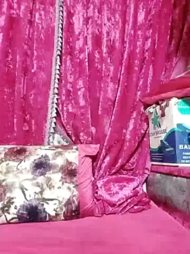 LoNa-daloua online show from January 30, 6:43 pm