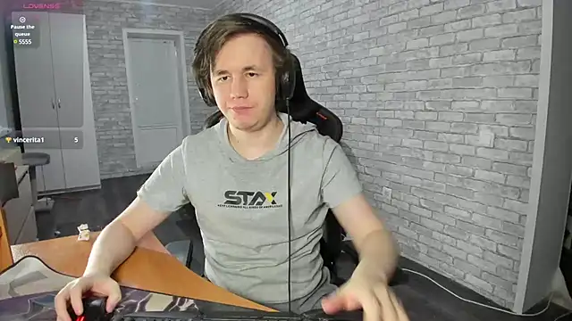 iliaskrislove online show from February 20, 7:52 pm