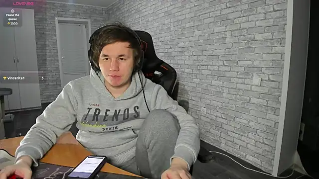 iliaskrislove online show from February 21, 5:53 pm
