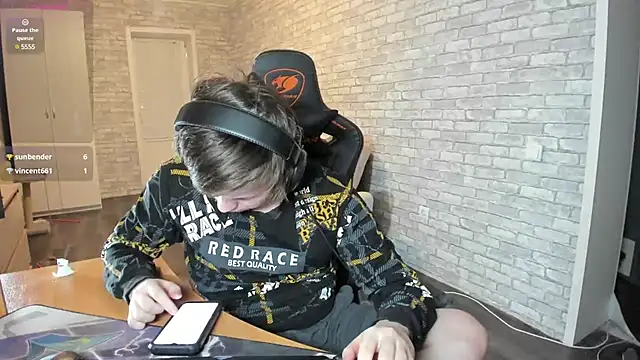 iliaskrislove online show from February 27, 3:37 pm