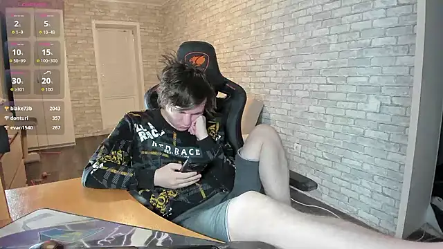 iliaskrislove online show from March 9, 7:05 pm