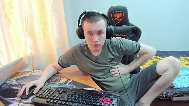 iliaskrislove online show from October 21, 9:43 am