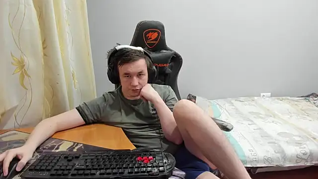 iliaskrislove online show from February 4, 1:50 pm