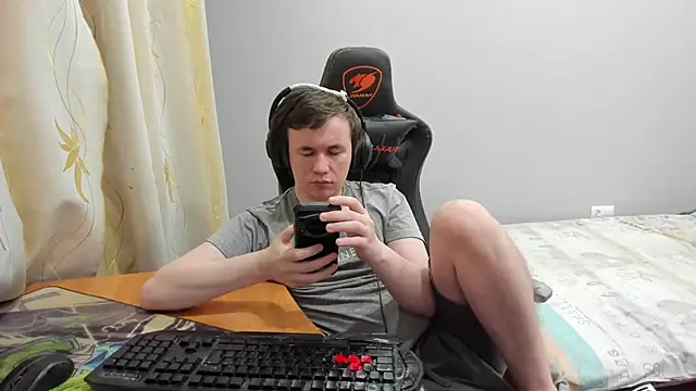 iliaskrislove online show from February 11, 4:23 pm