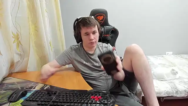 iliaskrislove online show from February 14, 1:35 am