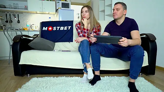 littlesweettifany online show from January 14, 1:17 pm