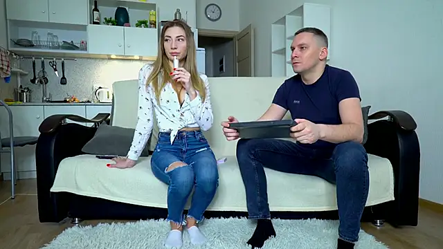 littlesweettifany online show from January 21, 11:03 am