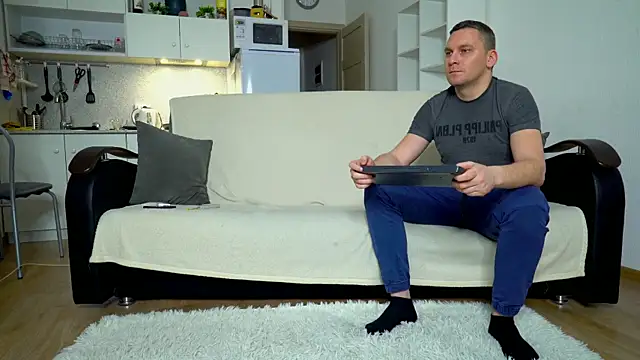 littlesweettifany online show from February 5, 3:09 pm