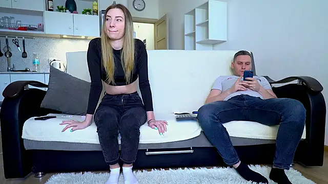 littlesweettifany online show from March 21, 12:50 pm