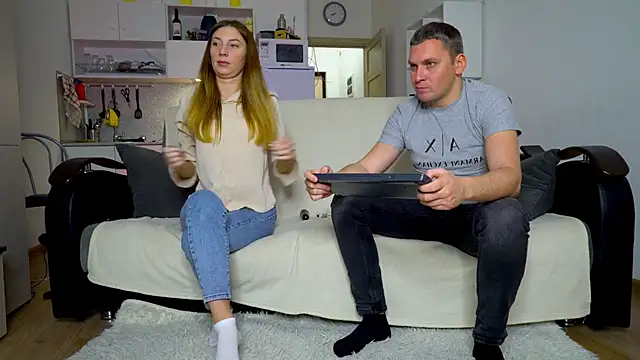 littlesweettifany online show from November 5, 1:22 pm