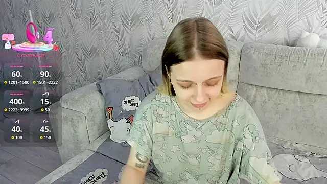 Snapshot of Alice_Halle chatting on March 20, 3:44 am Alice Halle online show from March 20, 3:44 am